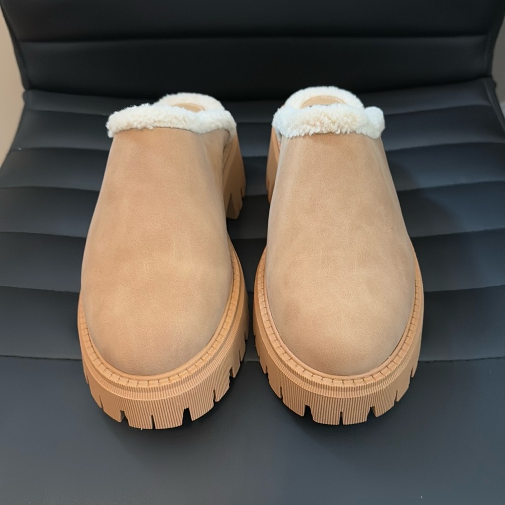 Dolce Vita Gracelyn light tan clogs